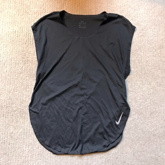 Never worn Nike DRI-FIT Black Short Sleeve Shirt. Small - Picture 1 of 3